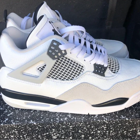 Jordan 4 Military Black - Picture 2 of 7